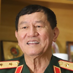 Lieutenant general – Astronaut Pham Tuan
