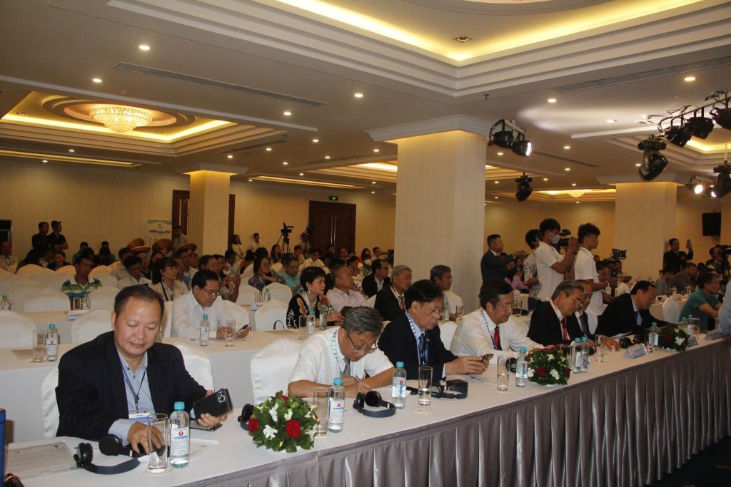 z7686352004962_e4842adaf70e633bd172581dd781b97a